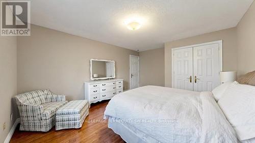 Main - 9 Gilbert Drive, Aurora, ON - Indoor Photo Showing Bedroom