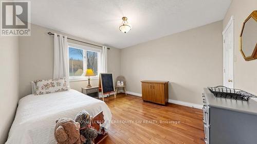Main - 9 Gilbert Drive, Aurora, ON - Indoor Photo Showing Bedroom
