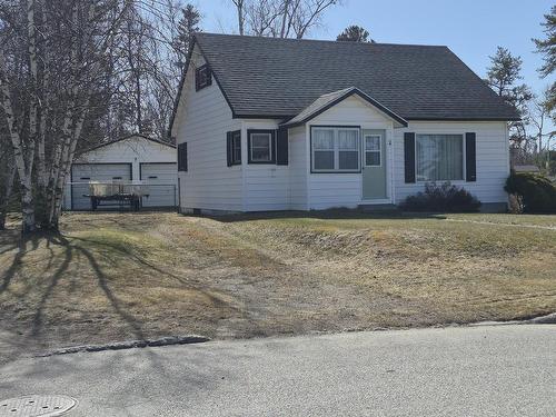 2 Laurier Ave  Terrace Bay, ON P0T 2W0