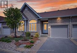 18 CHAPELIER PRIVATE Ottawa, ON K1E 3Y1