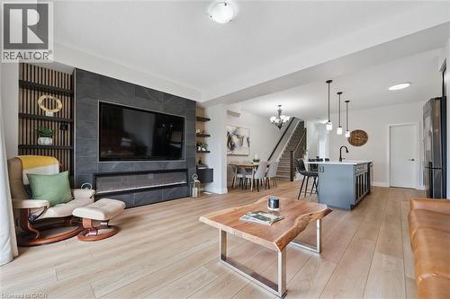 873 Robert Ferrie Drive, Kitchener, ON - Indoor Photo Showing Living Room