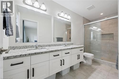 873 Robert Ferrie Drive, Kitchener, ON - Indoor Photo Showing Bathroom