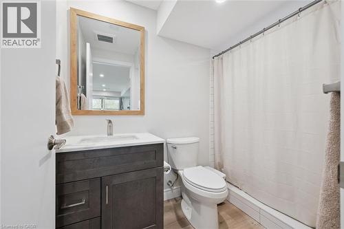 873 Robert Ferrie Drive, Kitchener, ON - Indoor Photo Showing Bathroom
