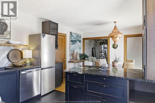 557 Moy Ave, Windsor, ON - Indoor Photo Showing Kitchen