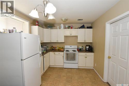 106 Geary Crescent, Saskatoon, SK - Indoor Photo Showing Kitchen