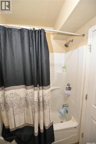 106 Geary Crescent, Saskatoon, SK - Indoor Photo Showing Bathroom