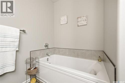 6902 Maple Vista Drive, Regina, SK - Indoor Photo Showing Bathroom