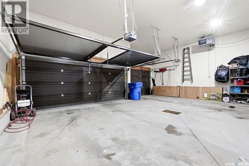 6902 Maple Vista Drive, Regina, SK - Indoor Photo Showing Garage