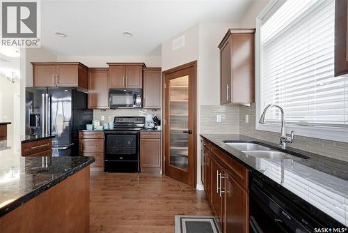 6902 Maple Vista Drive, Regina, SK - Indoor Photo Showing Kitchen With Double Sink