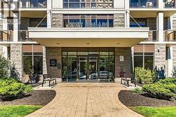 90 CHARLTON Avenue W Unit# 504  Hamilton, ON L8P 0B4