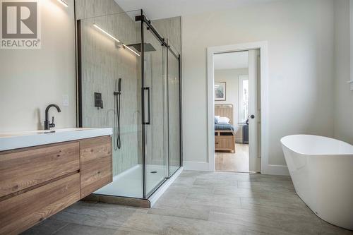 13 Reddley Place, Conception Bay South, NL - Indoor Photo Showing Bathroom