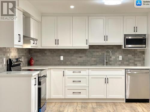 3 Collier Crescent, Markham, ON - Indoor Photo Showing Kitchen With Upgraded Kitchen