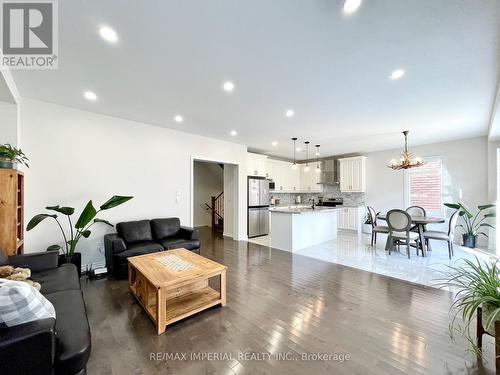 3 Collier Crescent, Markham, ON - Indoor Photo Showing Living Room
