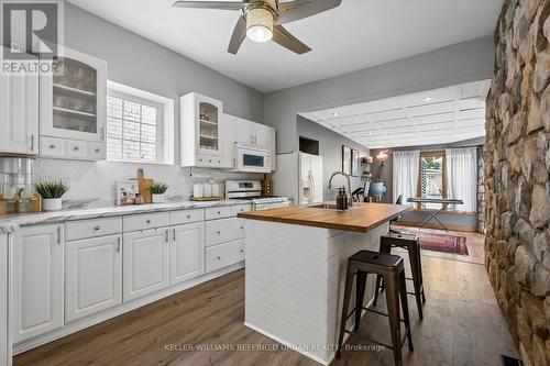 84 Smith Avenue, Hamilton, ON - Indoor Photo Showing Kitchen