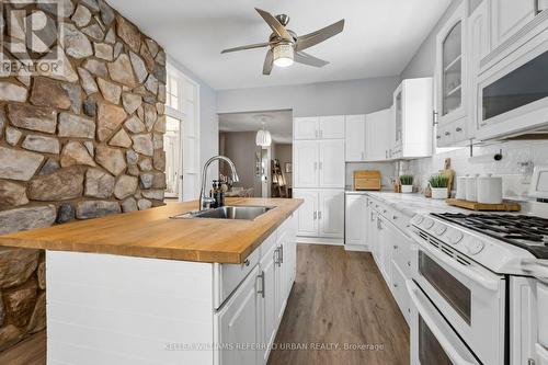 84 Smith Avenue, Hamilton, ON - Indoor Photo Showing Kitchen With Upgraded Kitchen