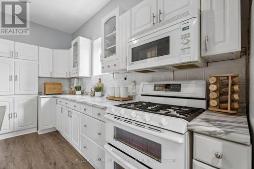 84 Smith Avenue, Hamilton, ON - Indoor Photo Showing Kitchen