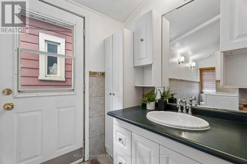 84 Smith Avenue, Hamilton, ON - Indoor Photo Showing Bathroom