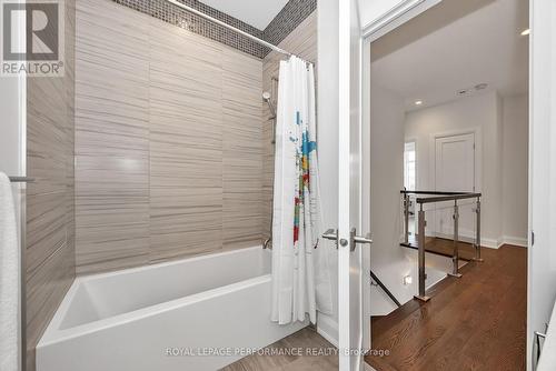 383 Princeton Avenue, Ottawa, ON - Indoor Photo Showing Bathroom