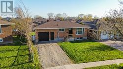 35 Pozzebon CRES  Sault Ste. Marie, ON P6C 6A7