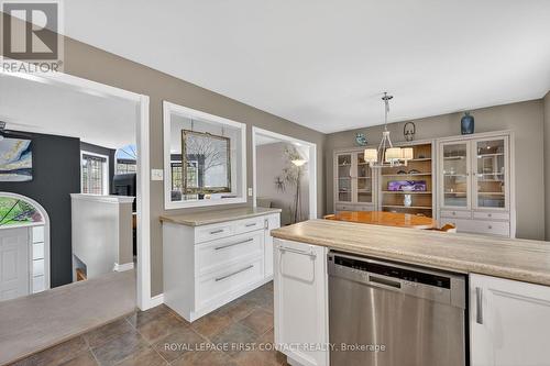 23 Mcfadden Drive, Springwater, ON - Indoor Photo Showing Kitchen