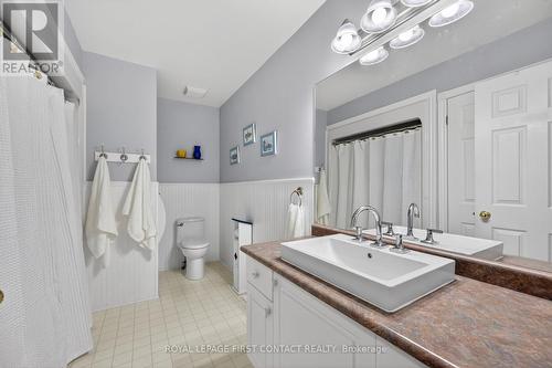 23 Mcfadden Drive, Springwater, ON - Indoor Photo Showing Bathroom