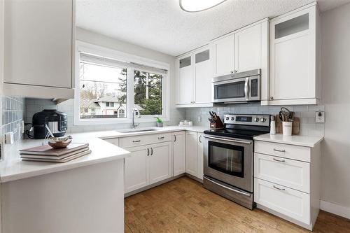 20 Barberry Road, Winnipeg, MB - Indoor Photo Showing Kitchen With Stainless Steel Kitchen