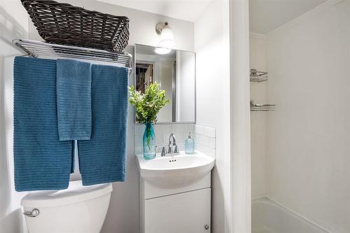 20 Barberry Road, Winnipeg, MB - Indoor Photo Showing Bathroom
