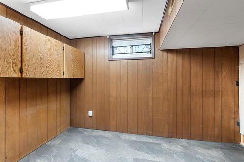 20 Barberry Road, Winnipeg, MB - Indoor