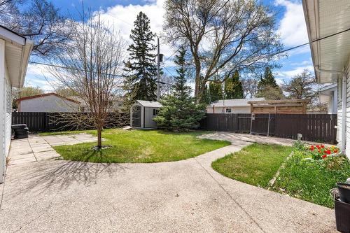 20 Barberry Road, Winnipeg, MB - Outdoor