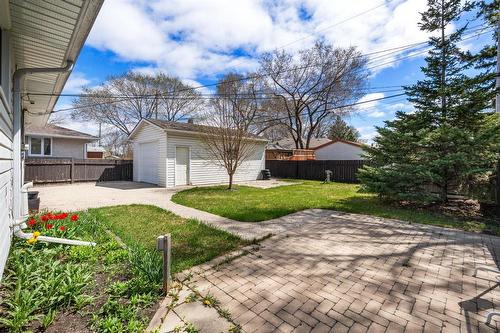 20 Barberry Road, Winnipeg, MB - Outdoor