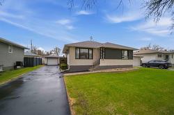 110 Whittier Avenue W  Winnipeg, MB R2C 1Z4
