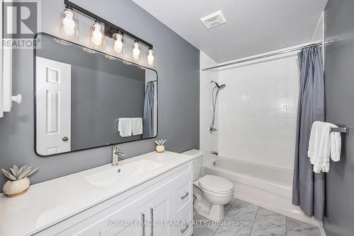 49 Chantilly Gate, Ottawa, ON - Indoor Photo Showing Bathroom