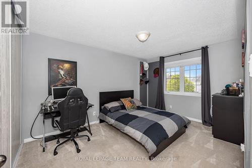 49 Chantilly Gate, Ottawa, ON - Indoor Photo Showing Bedroom