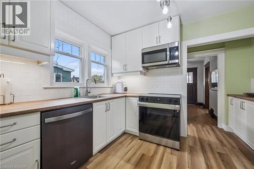 9 Spadina Road E, Kitchener, ON - Indoor Photo Showing Kitchen With Upgraded Kitchen