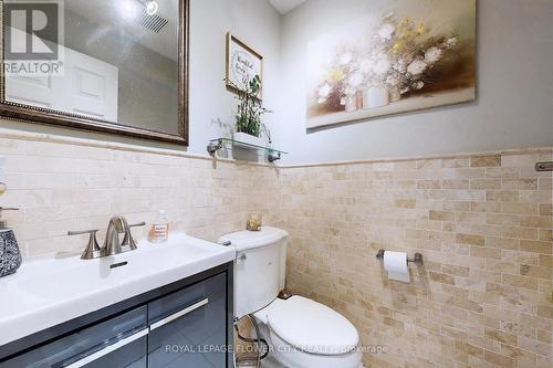 656 Esprit Crescent, Mississauga, ON - Indoor Photo Showing Bathroom