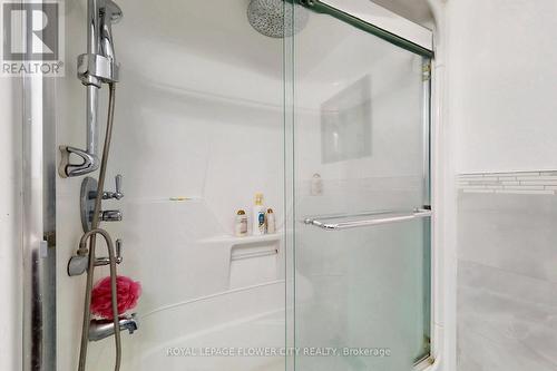 656 Esprit Crescent, Mississauga, ON - Indoor Photo Showing Bathroom