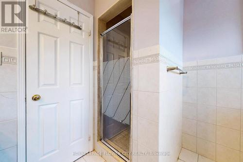 656 Esprit Crescent, Mississauga, ON - Indoor Photo Showing Bathroom