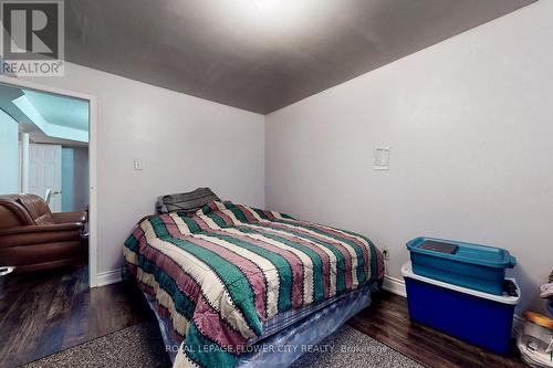 656 Esprit Crescent, Mississauga, ON - Indoor Photo Showing Bedroom
