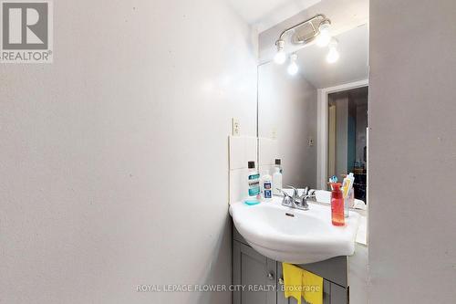 656 Esprit Crescent, Mississauga, ON - Indoor Photo Showing Bathroom