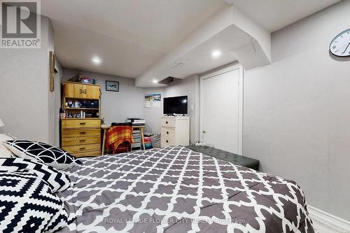656 Esprit Crescent, Mississauga, ON - Indoor Photo Showing Bedroom