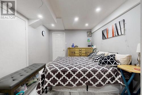 656 Esprit Crescent, Mississauga, ON - Indoor Photo Showing Bedroom
