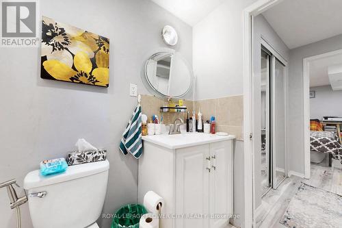 656 Esprit Crescent, Mississauga, ON - Indoor Photo Showing Bathroom