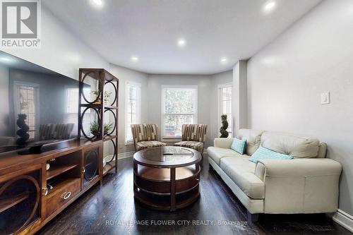 656 Esprit Crescent, Mississauga, ON - Indoor Photo Showing Living Room