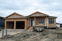 10 Reed Cove  Anola, MB R0E 0A0