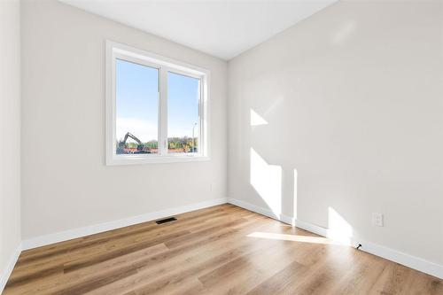 10 Reed Cove, Anola, MB - Indoor Photo Showing Other Room
