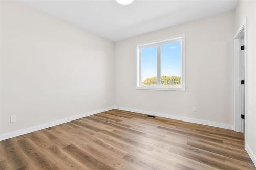 10 Reed Cove, Anola, MB - Indoor Photo Showing Other Room