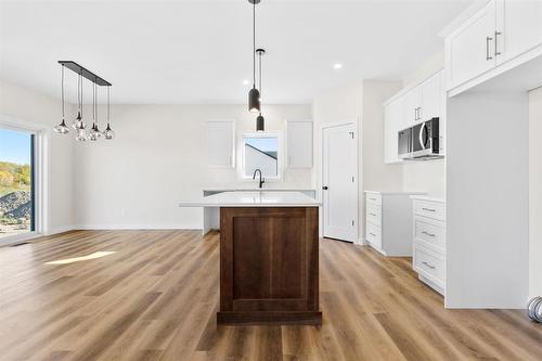 10 Reed Cove, Anola, MB - Indoor Photo Showing Kitchen