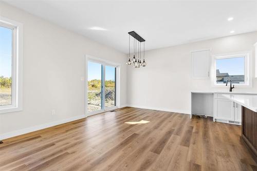 10 Reed Cove, Anola, MB - Indoor Photo Showing Kitchen