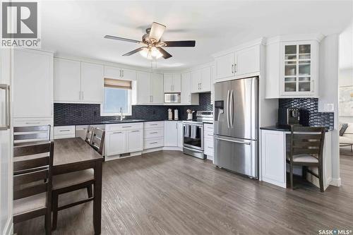 134 Russell Road, Saskatoon, SK - Indoor Photo Showing Kitchen With Upgraded Kitchen