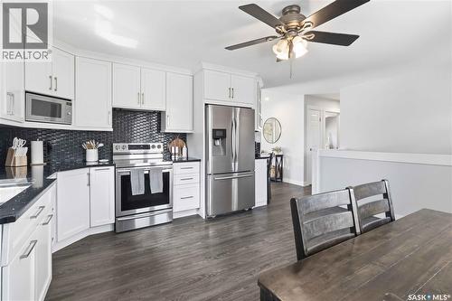 134 Russell Road, Saskatoon, SK - Indoor Photo Showing Kitchen